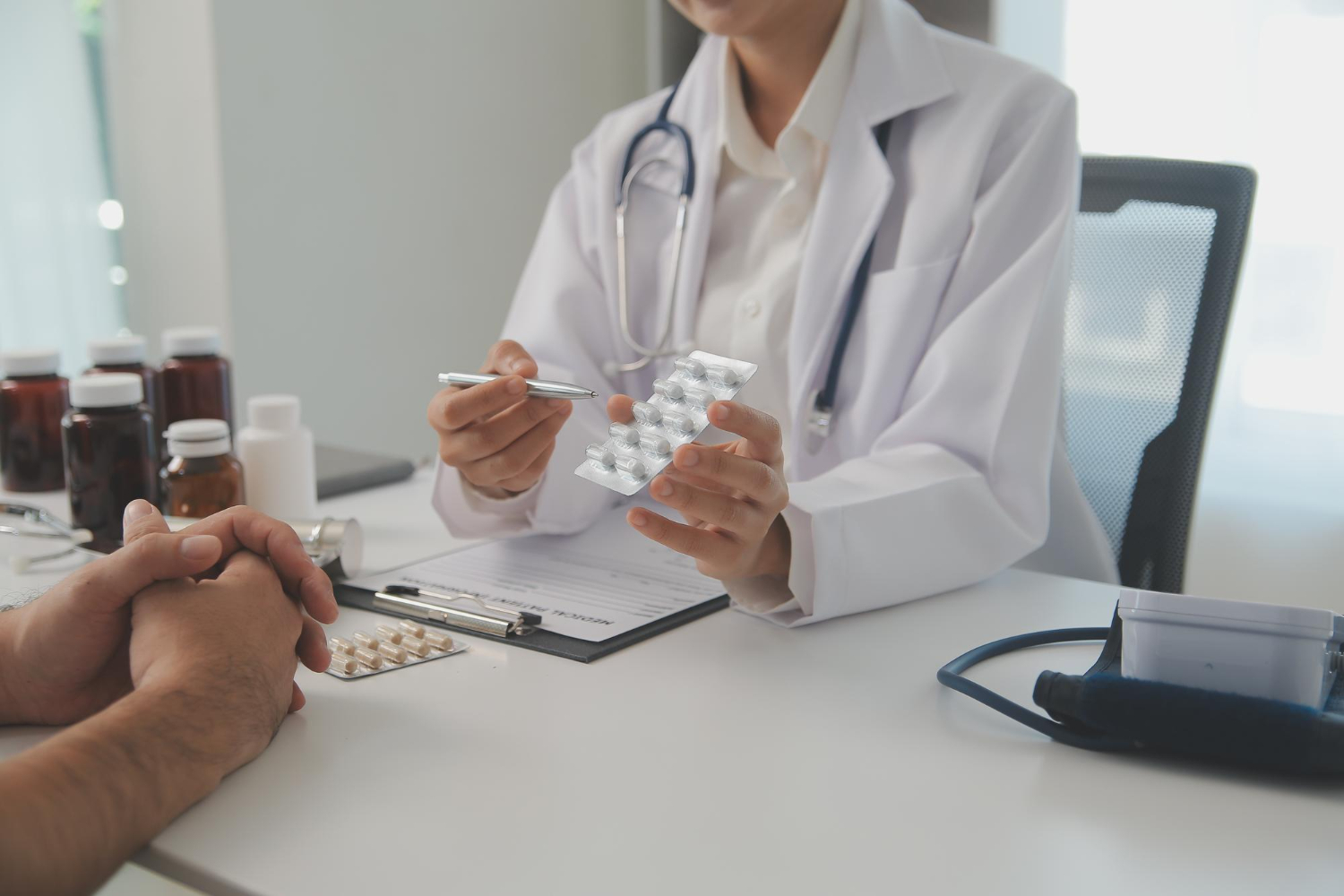 Ilustrasi obat jantung dan pola hidup sehat